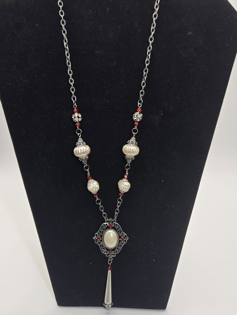 B'Sue By 1928 Garnett Colored And Gem Necklace Artisan Made